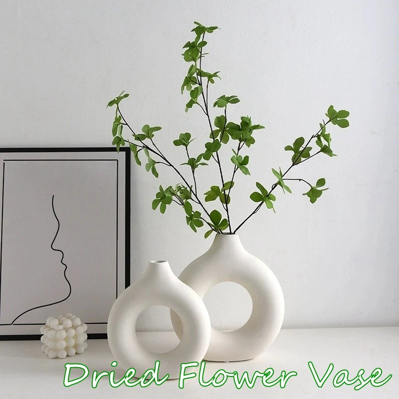 Vaso Decorativo de Cerâmica Imitação em Branco Puro – Ornamento para Arranjo de Flores com Um Ramo, Design em Forma de Rosquinha, Vaso de Mesa.